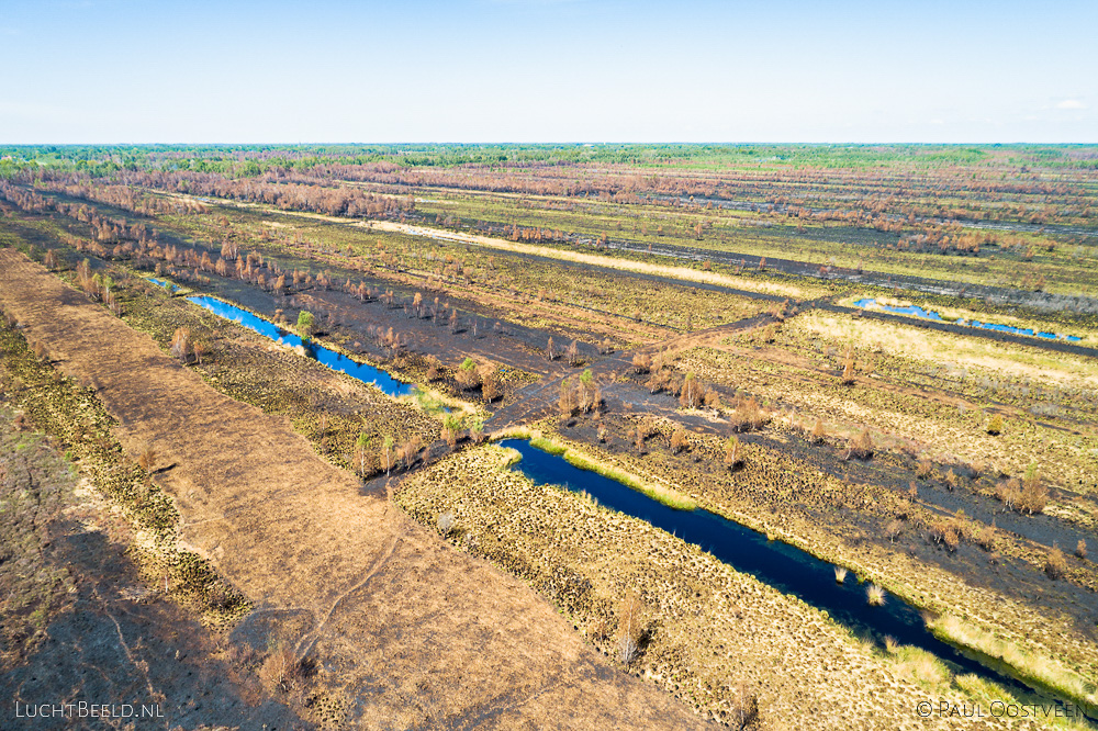 Deurnese Peel na de grote veenbrand van april 2020 - luchtfoto gemaakt met een drone.