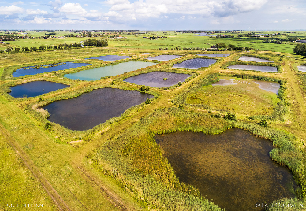 Luchtfoto van de Volgermeerpolder bij Broek in Waterland, gefotografeerd met een drone.